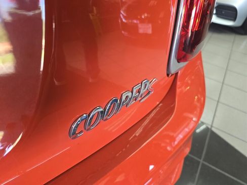 Used 2019 MINI Cooper S w/ Signature Upholstery Package image 31