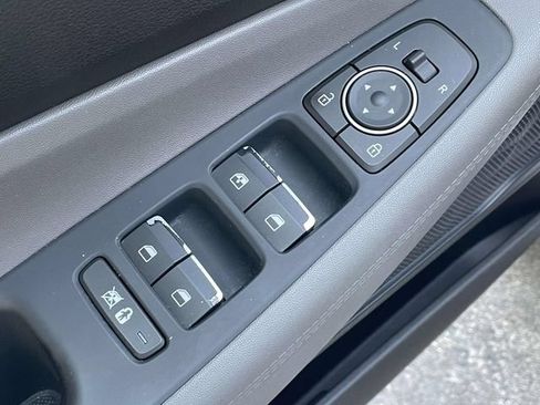 Used 2019 Hyundai Santa Fe SE AWD/4WD image 17