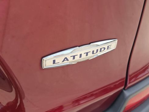 Used 2021 Jeep Cherokee Latitude AWD/4WD image 15