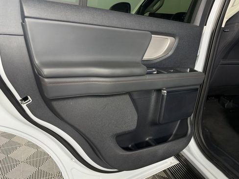 Used 2025 Ford Expedition Active AWD/4WD image 26