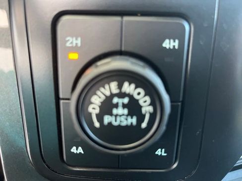 Used 2022 Ford F150 Lariat w/ Equipment Group 502A High image 22