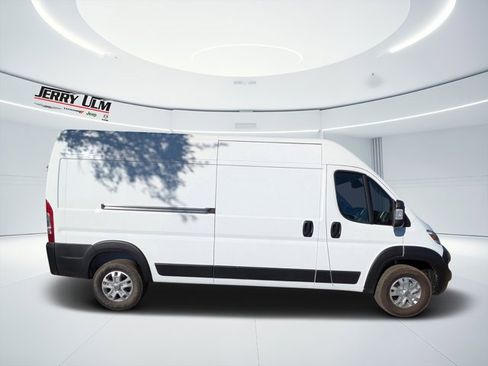New 2026 RAM ProMaster 2500 w/ Quick Order Package 22G SLT image 2