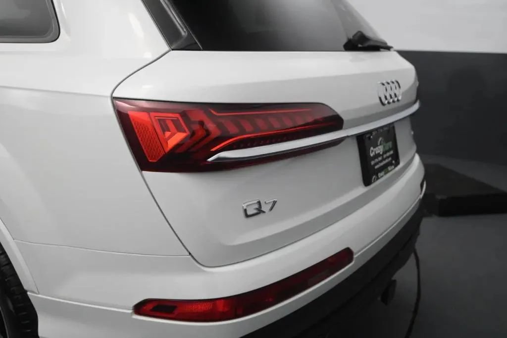 Used 2021 Audi Q7 3.0T Premium Plus w/ Premium Plus Package AWD/4WD image 16