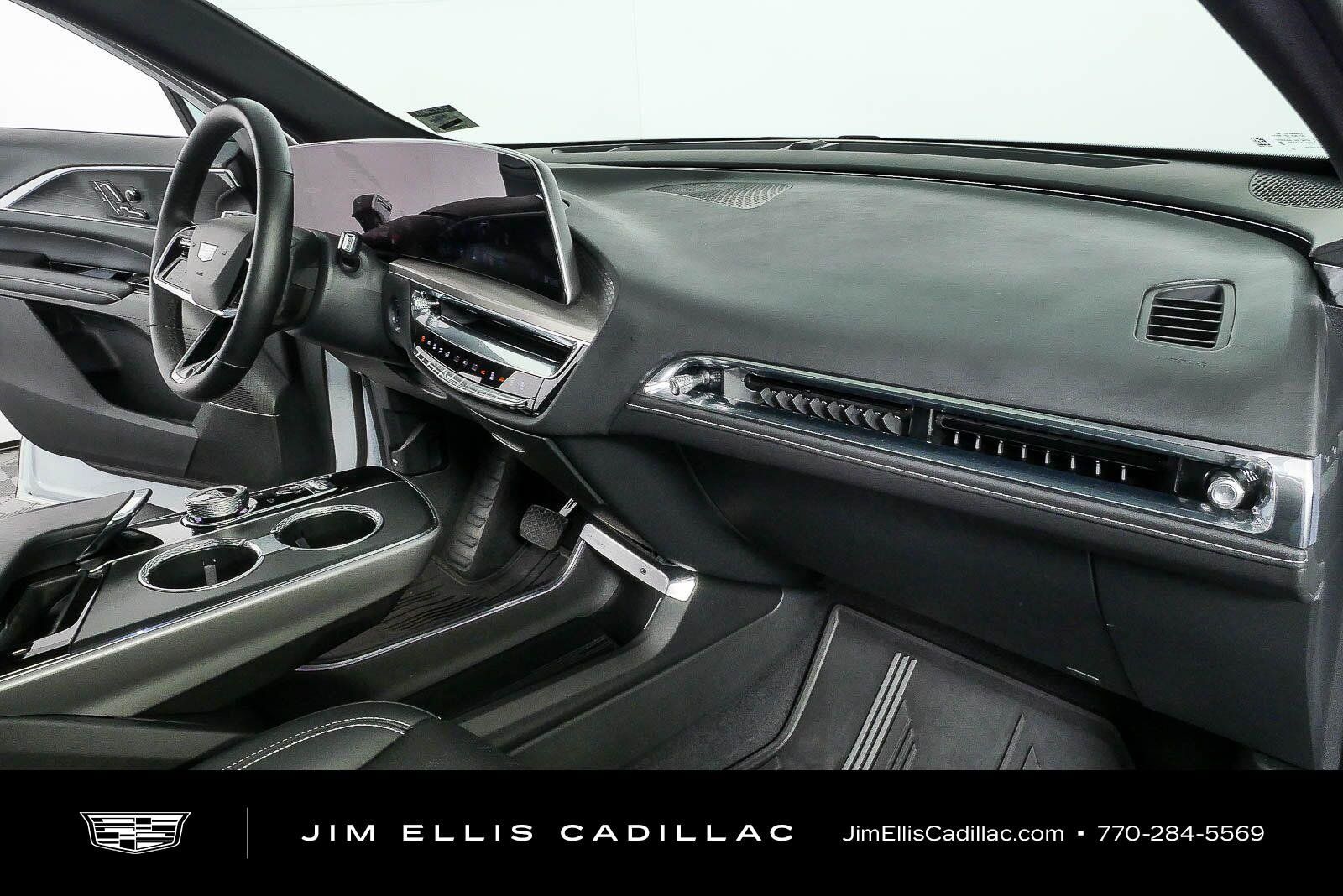 Used 2024 Cadillac Lyriq Luxury AWD/4WD image 23