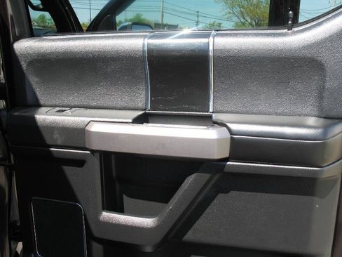 Used 2018 Ford F150 Platinum w/ Equipment Group 701A Luxury AWD/4WD image 64