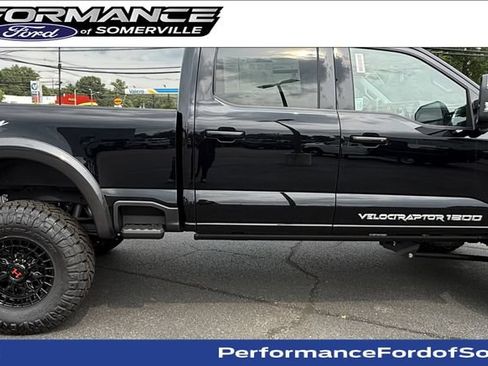 New 2026 Ford F250 Lariat w/ Black Appearance Package AWD/4WD image 1