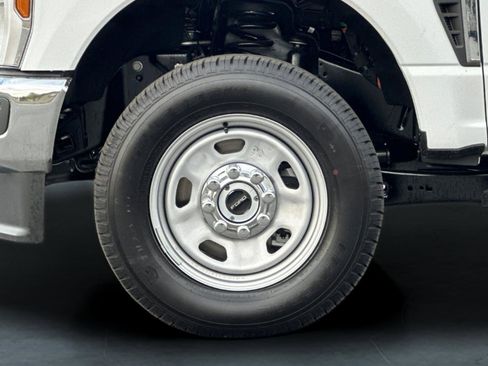 New 2026 Ford F350 XL w/ XL Chrome Package image 28