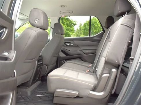 Used 2019 Chevrolet Traverse LT w/ LPO, Floor Liner Package AWD/4WD image 29