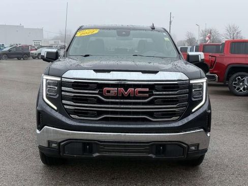 Used 2022 GMC Sierra 1500 SLT w/ SLT Convenience Package image 3