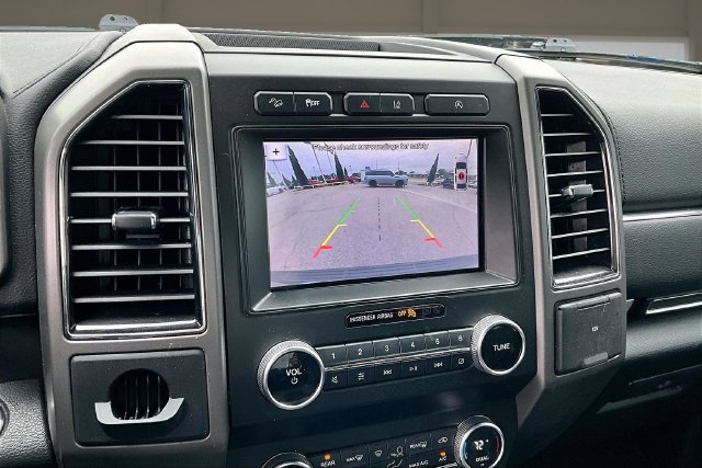 Used 2019 Ford Expedition XLT w/ Equipment Group 202A AWD/4WD image 21