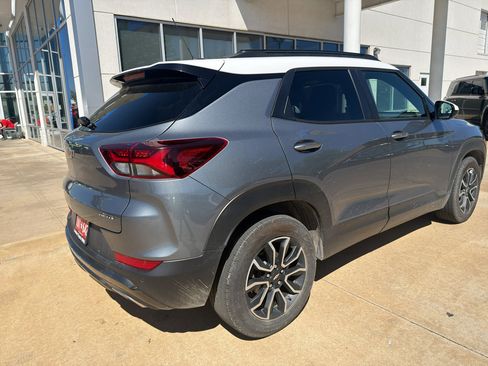 Used 2021 Chevrolet TrailBlazer ACTIV w/ Convenience Package image 2