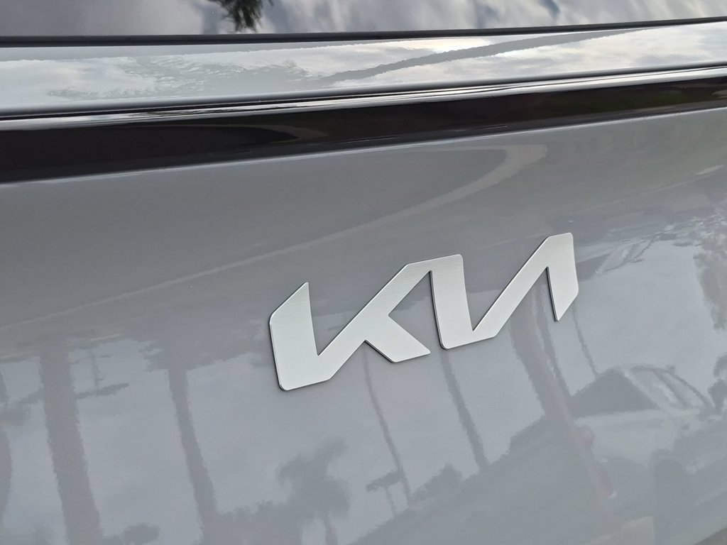 Used 2025 Kia Sportage SX FWD image 32