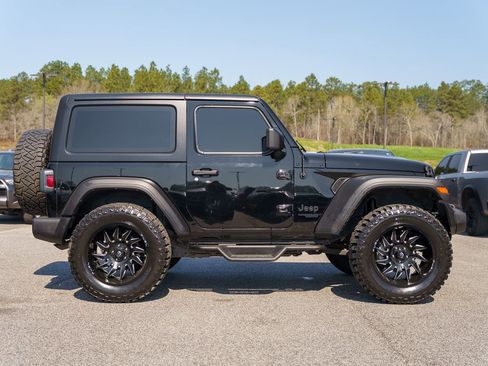 Used 2021 Jeep Wrangler Sport image 9