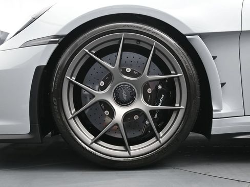 Certified 2024 Porsche 911 GT3 RS RWD image 5