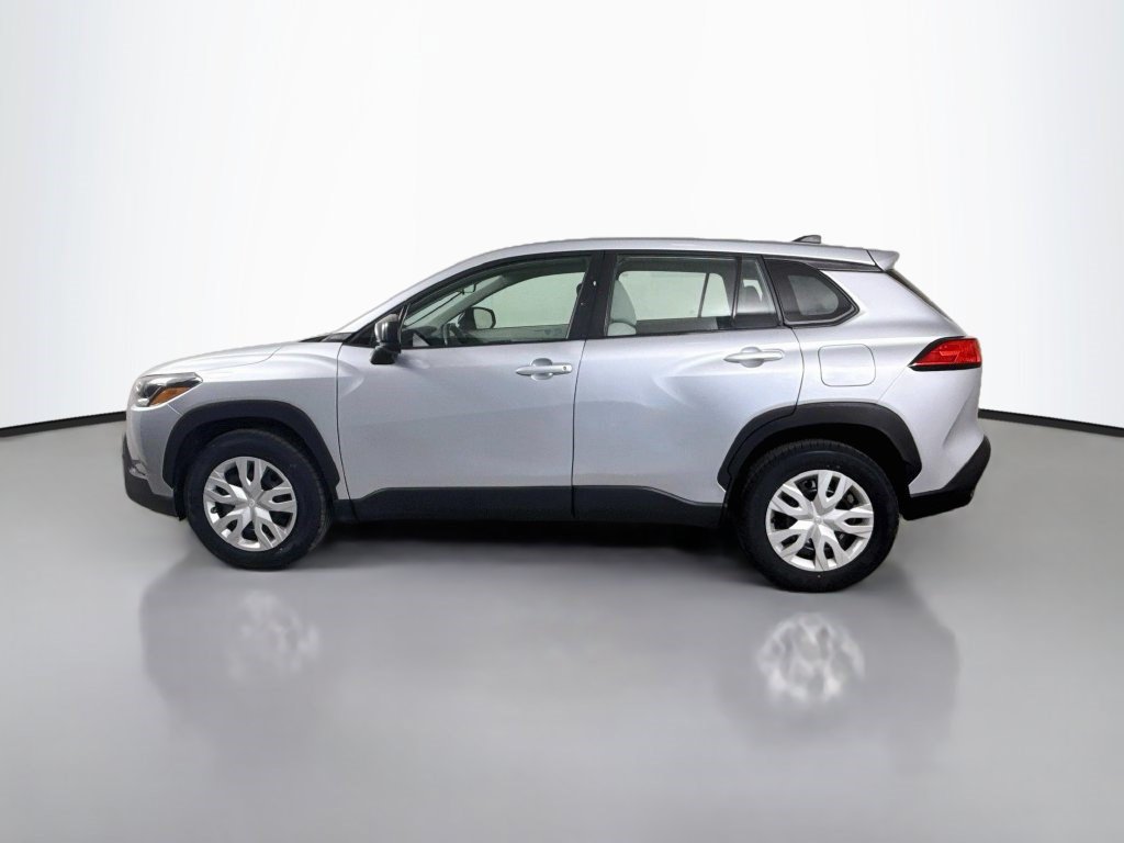 Used 2025 Toyota Corolla Cross L FWD image 6