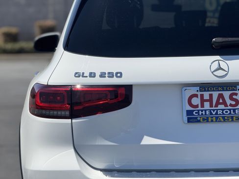 Used 2020 Mercedes-Benz GLB 250 4MATIC image 6