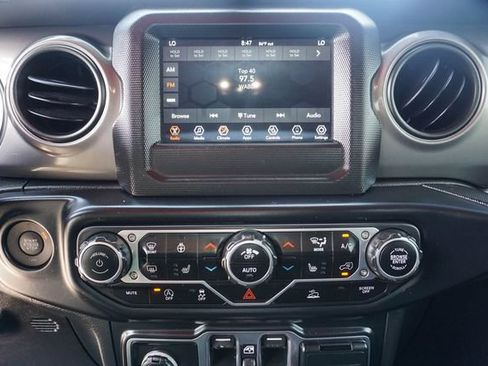 Used 2023 Jeep Gladiator Sport AWD/4WD image 17
