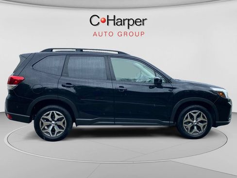 Used 2021 Subaru Forester Premium AWD/4WD image 2