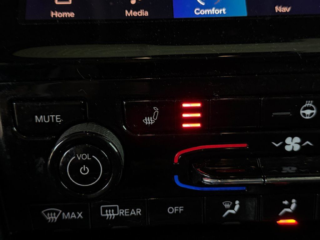 Used 2021 Jeep Grand Cherokee L Limited AWD/4WD image 19