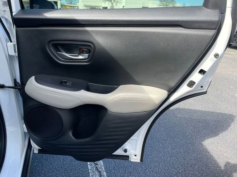 Certified 2025 Honda HR-V LX image 33