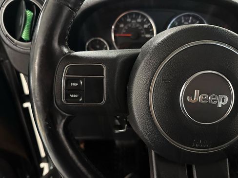 Used 2012 Jeep Wrangler Unlimited Sport AWD/4WD image 11