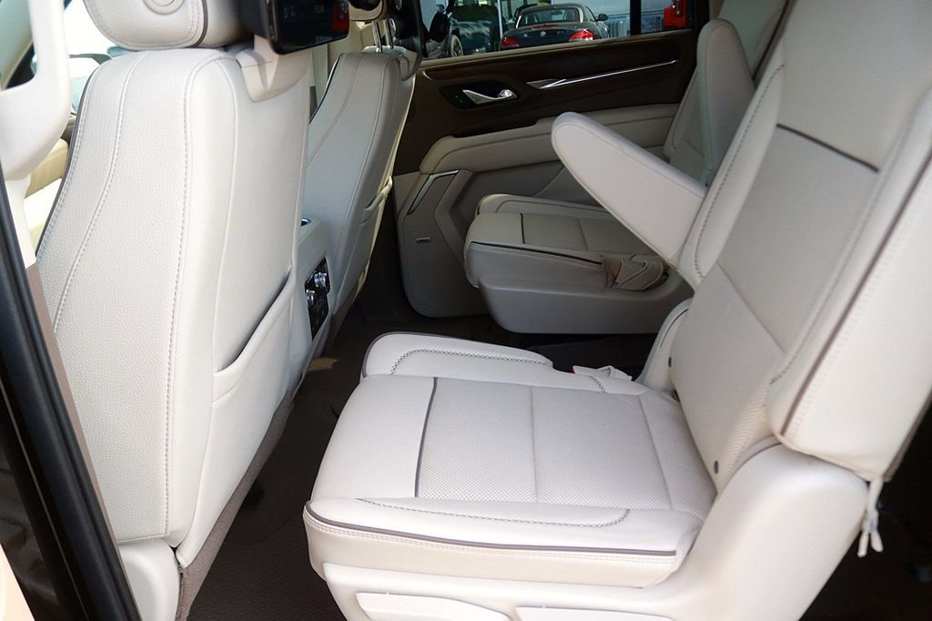 Used 2021 GMC Yukon XL Denali w/ Denali Premium Package AWD/4WD image 16