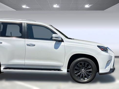 Used 2022 Lexus GX 460 Premium w/ Accessory Package AWD/4WD image 37