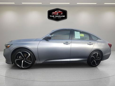 Used 2018 Honda Accord Sport image 3