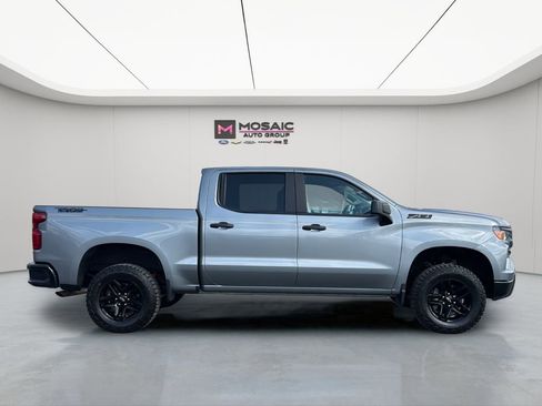 Used 2024 Chevrolet Silverado 1500 Custom Trail Boss w/ Dark Appearance Package image 9