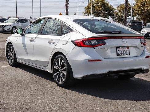 Used 2022 Honda Civic EX-L image 9