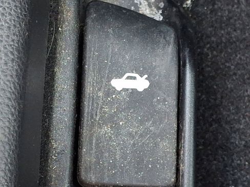 Used 2021 Toyota Corolla LE w/ Carpet Mat Package (TMS) FWD image 26