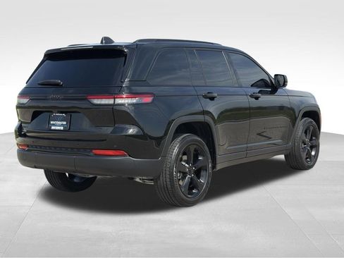 Used 2024 Jeep Grand Cherokee Altitude AWD/4WD image 26