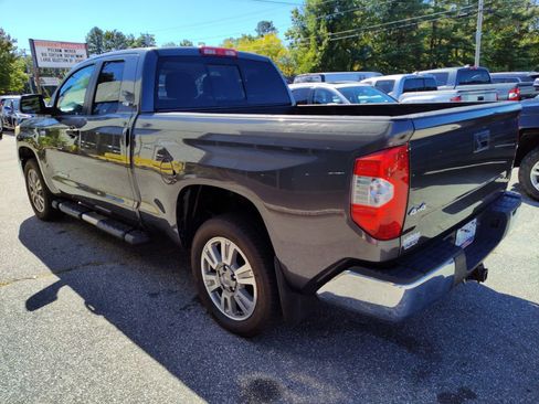 Used 2017 Toyota Tundra SR5 image 6
