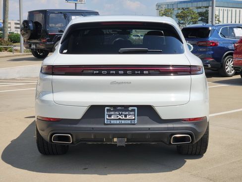 Used 2024 Porsche Cayenne AWD/4WD image 6