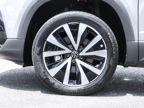 Certified 2023 Volkswagen Taos SE AWD/4WD image 16