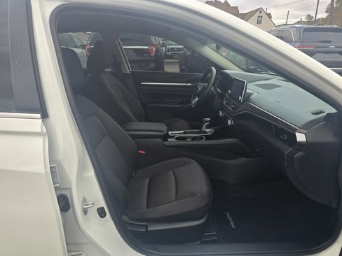 Used 2023 Nissan Altima 2.5 SV image 15
