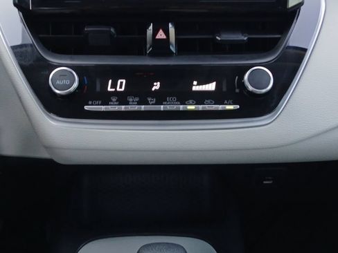Used 2026 Toyota Corolla LE FWD image 4