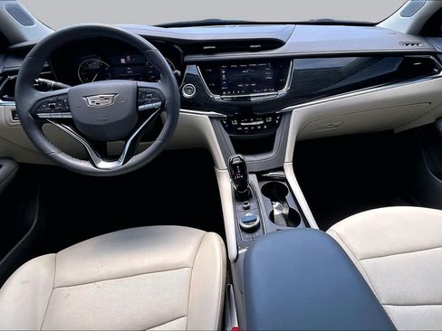 Used 2023 Cadillac XT6 Premium Luxury FWD image 16