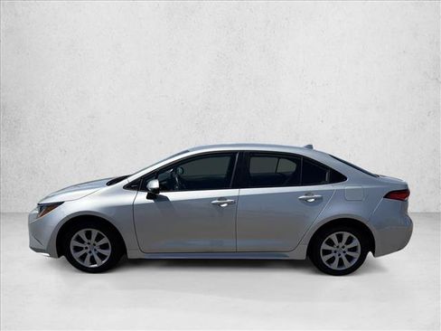 Used 2025 Toyota Corolla LE FWD image 9