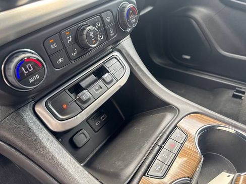 Used 2022 GMC Acadia SLE w/ Driver Convenience Package image 28