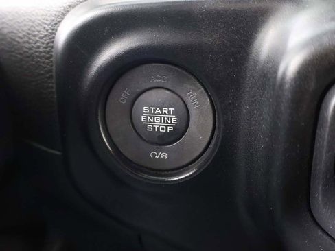 Used 2022 Jeep Wrangler Unlimited Sport image 33