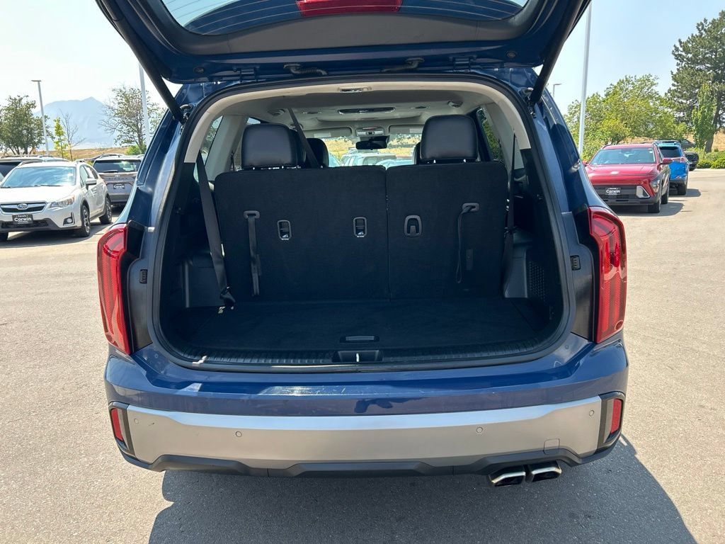 Used 2025 Kia Telluride S AWD/4WD image 16