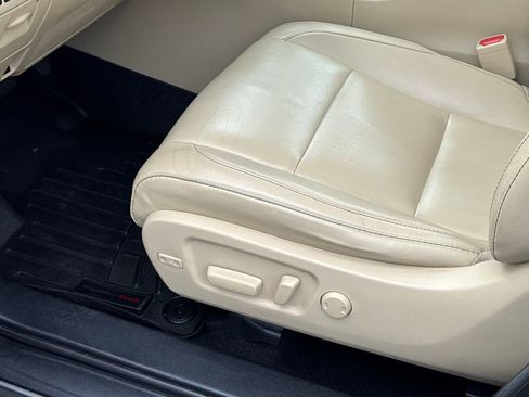 Used 2018 Toyota Highlander XLE image 27