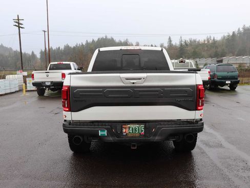 Used 2018 Ford F150 Raptor w/ Equipment Group 802A Luxury image 6
