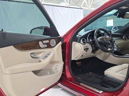 Used 2018 Mercedes-Benz C 300 Sedan image 19