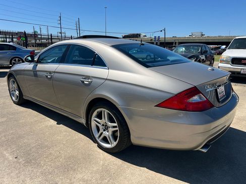 Used 2006 Mercedes-Benz CLS 500 image 4