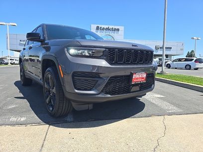 New 2025 Jeep Grand Cherokee Altitude