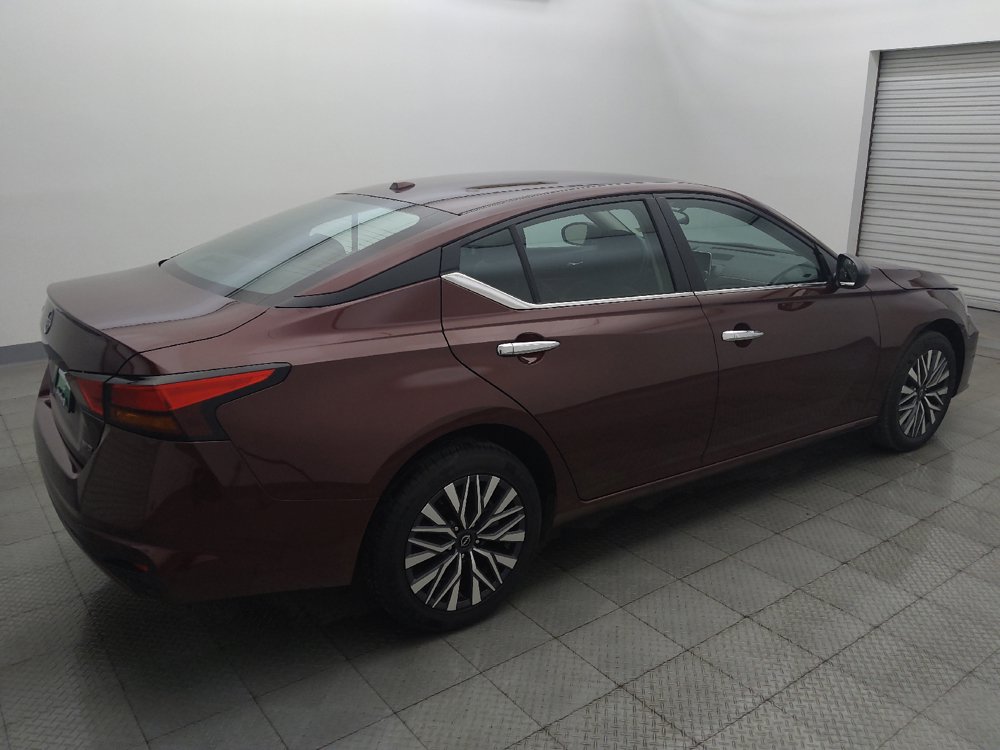 Used 2025 Nissan Altima 2.5 SV AWD/4WD image 10