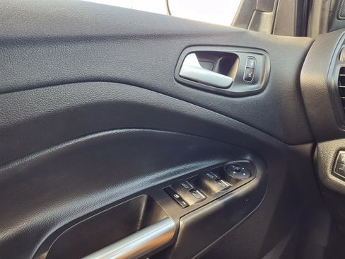 Used 2019 Ford Escape SE AWD/4WD image 18