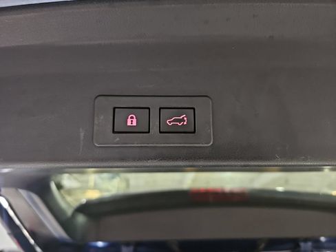 Used 2021 Subaru Ascent Premium w/ Convenience Package AWD/4WD image 14